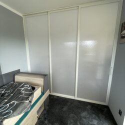 dělící posuvná příčka combi