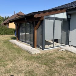 Sezonní zasklení, kalené sklo, antracit 7016, Combi, rolety