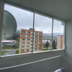 Rámové zasklení PLUS lodžie Karásek