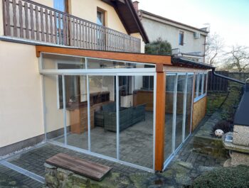 Rámové zasklení pergoly v eloxovaném hliníku