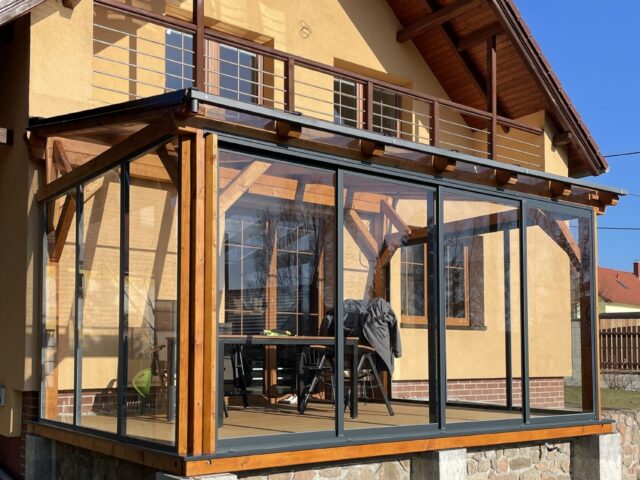 Zasklení pergoly od karáska