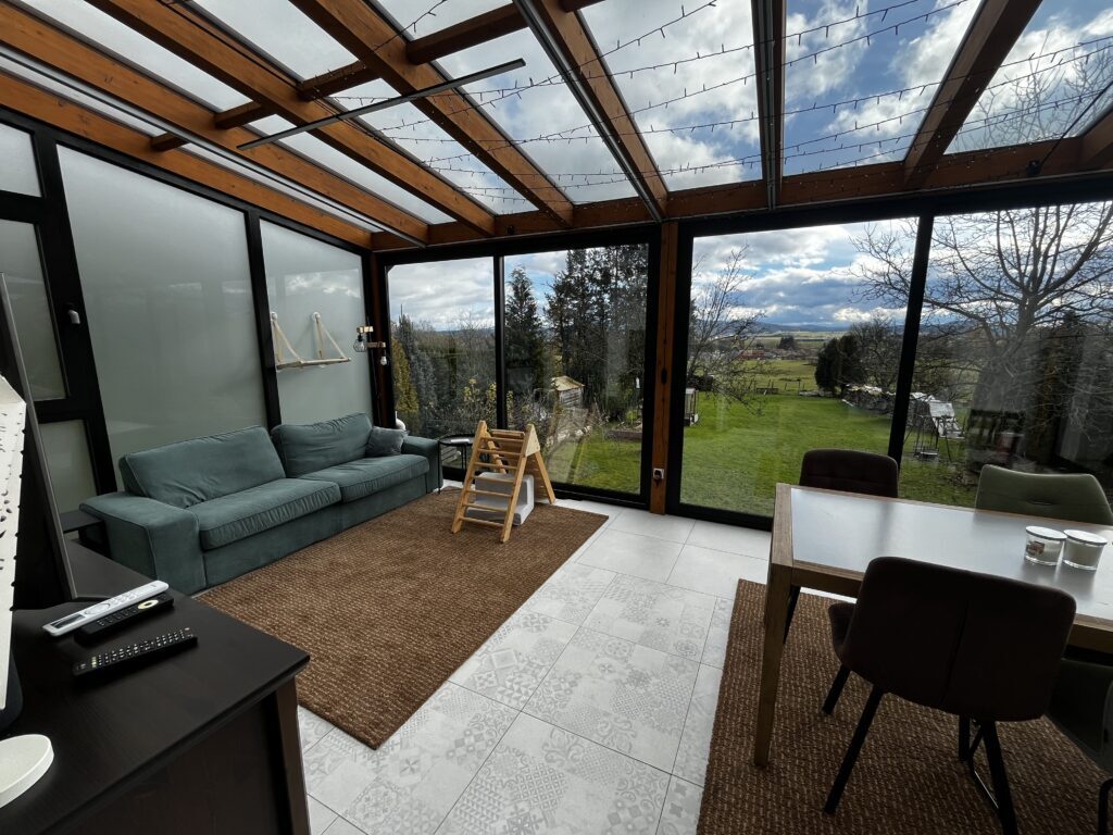 Celoroční zimní zahrada zasklená dvojsklem