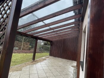 Spodní pohled zastřešení dřevěné pergoly Connex