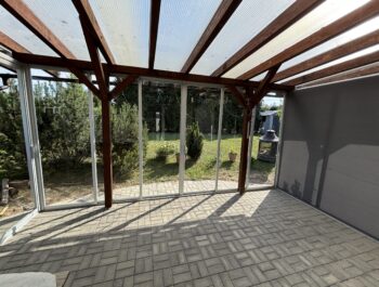 vnitřní pohled zasklená pergola