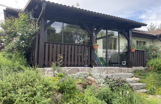 zasklená pergola hnědé profily